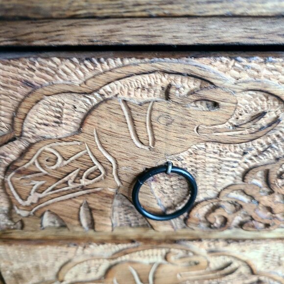wooden jewelry organizer/storage box with carved elephants. - Picture 6 of 7